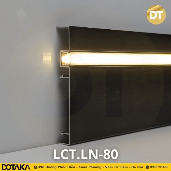 Len chân tường LED DOTAKA lắp đặt thực tế